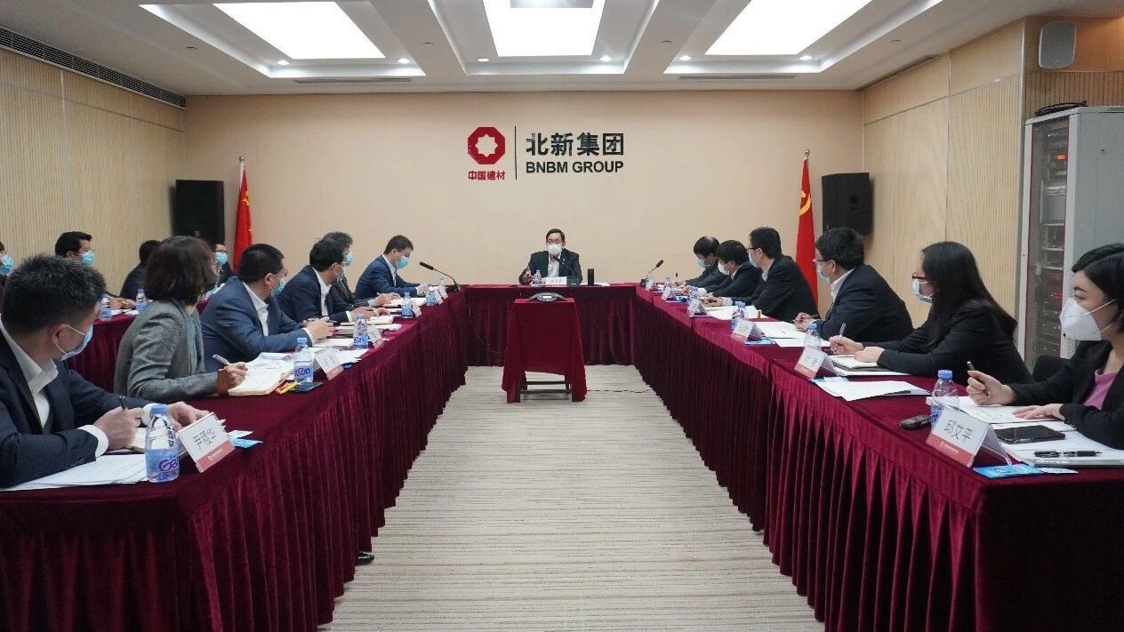 周育先到北新集团调研指导工作