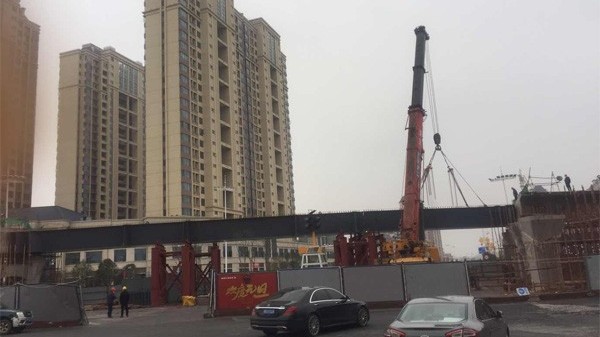 金格建科承建洞株路快速化改造（株洲段） 跨桥工程复工并首吊成功